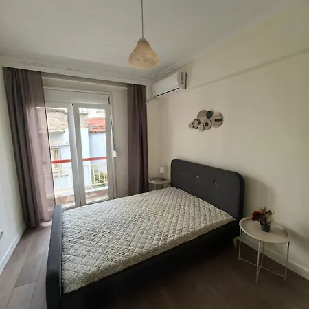 Cozy New 2 Bedrooms For 4 People Thessaloniki